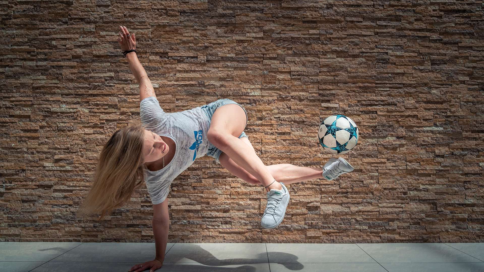 蒂奇的崭露 蒂奇的崭露